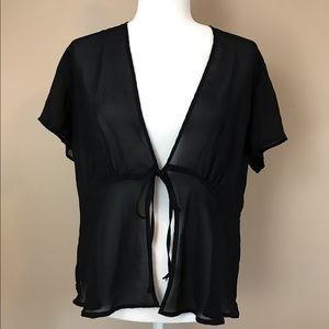 Black trendy Tie front top